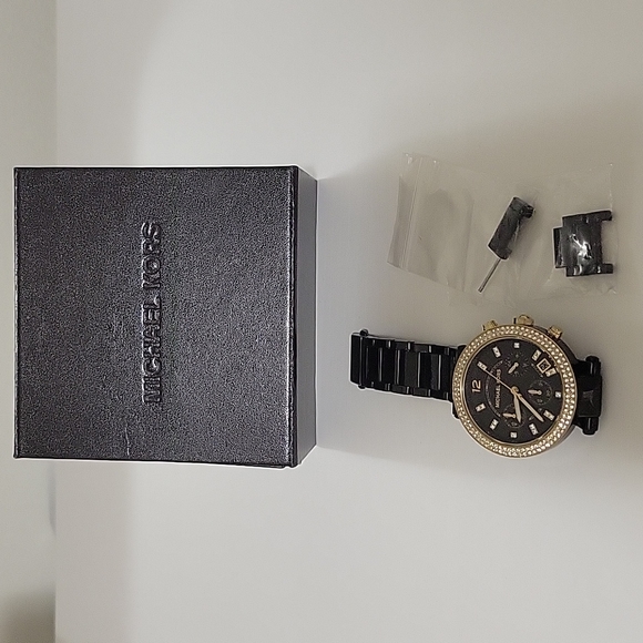 Womens Watch - Picture 2 of 4